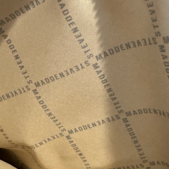 💗👛{Steve Madden} Beautiful Pink Logo Large Wristlet | Clutch Wallet! - Picture 13 of 13